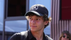 Тандем Мерседеса доминирует на предсезонных тестах Ф-1 в Бахрейне: Антонелли и Расселл на вершине