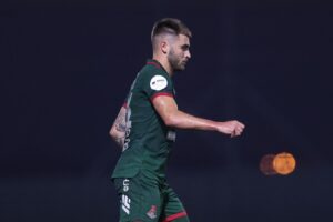 Каролина Мухова завоевала первый титул WTA-1000, обыграв Викторию Мбоко в напряжённом финале турнира в Дохе